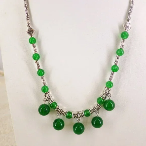 Emerald Green Glass Bead Fringe Necklace Silver Tone Boho 18" - 21" NWOT Perfect - Picture 3 of 5